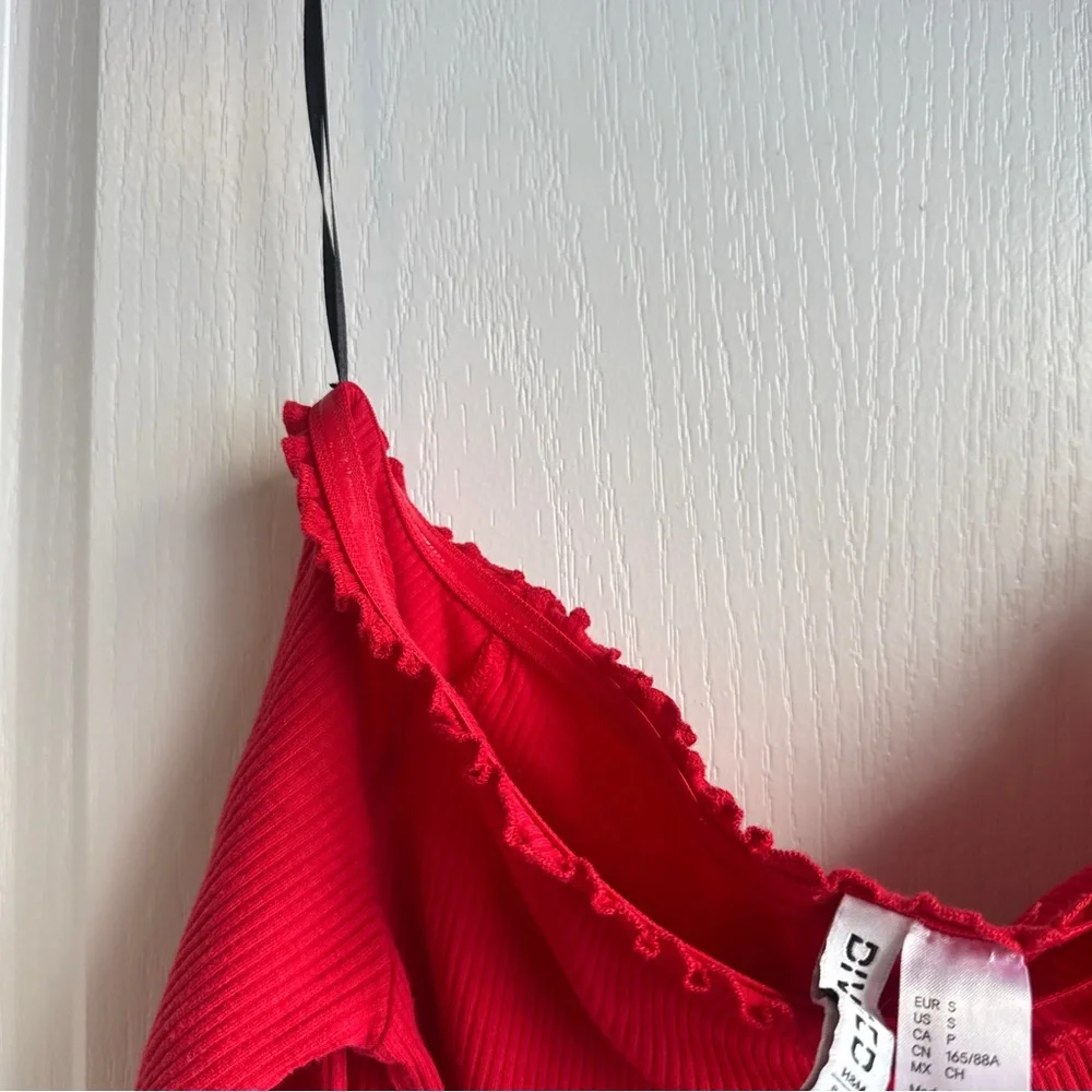 H&M Red Ribbed Off Shoulder Long Sleeve Crop Top - Picture 4 of 5